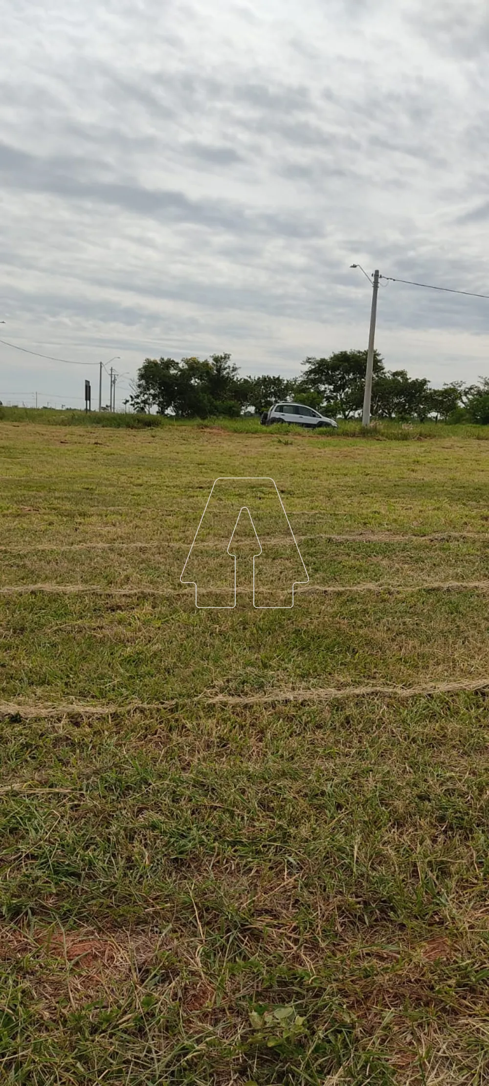 Comprar Terreno / Condom&iacute;nio em Ara&ccedil;atuba R$ 230.000,00 - Foto 1