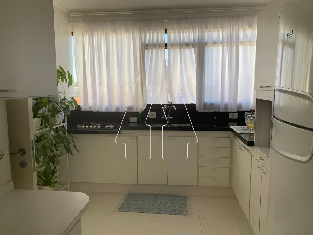 Alugar Apartamento / Padr&atilde;o em Ara&ccedil;atuba R$ 4.500,00 - Foto 15