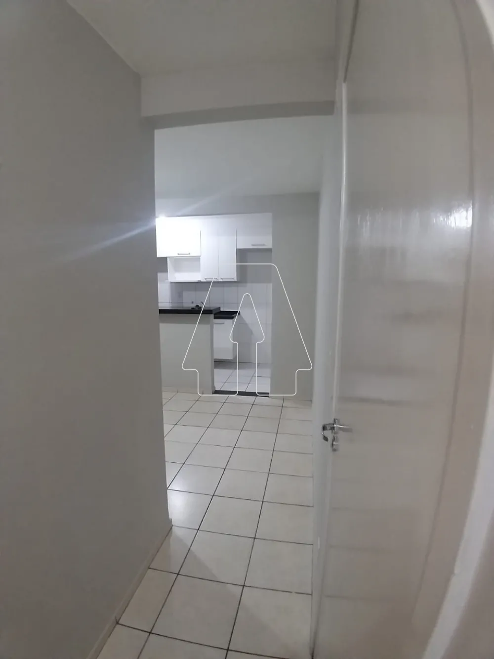Comprar Apartamento / Padr&atilde;o em Ara&ccedil;atuba R$ 180.000,00 - Foto 5