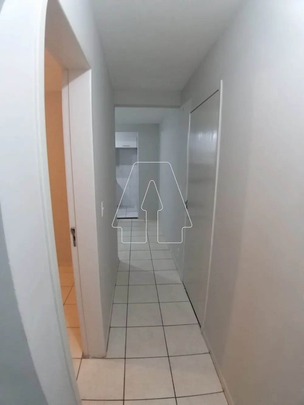 Comprar Apartamento / Padr&atilde;o em Ara&ccedil;atuba R$ 180.000,00 - Foto 6