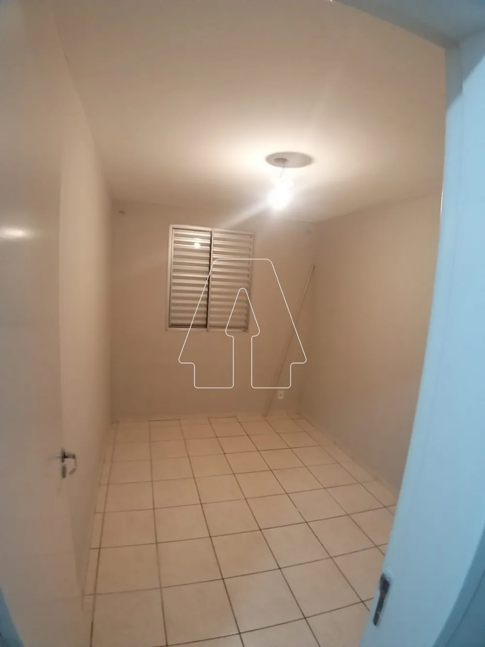 Comprar Apartamento / Padr&atilde;o em Ara&ccedil;atuba R$ 180.000,00 - Foto 8