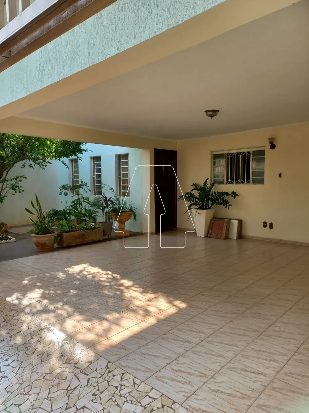 Comprar Casa / Residencial em Ara&ccedil;atuba R$ 415.000,00 - Foto 1