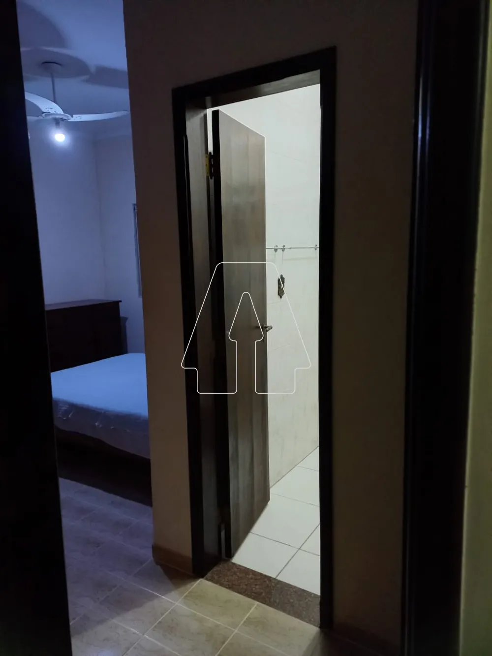 Comprar Casa / Residencial em Ara&ccedil;atuba R$ 415.000,00 - Foto 4