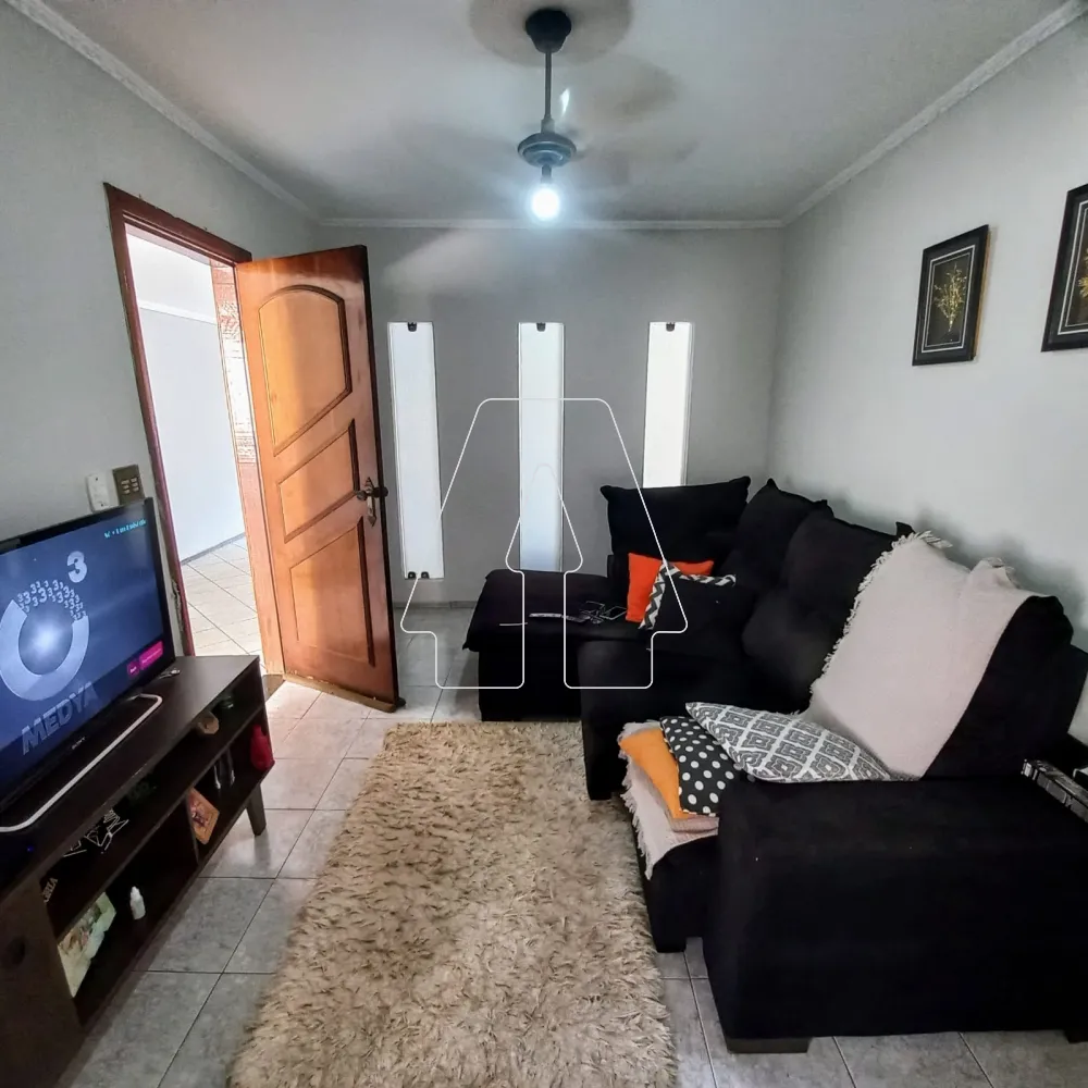Comprar Casa / Residencial em Ara&ccedil;atuba R$ 390.000,00 - Foto 4
