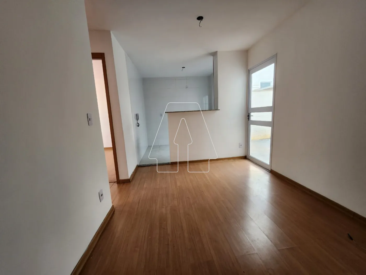 Comprar Apartamento / Padr&atilde;o em Ara&ccedil;atuba R$ 160.000,00 - Foto 1