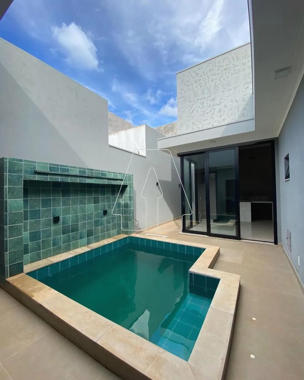 Comprar Casa / Condom&iacute;nio em Ara&ccedil;atuba R$ 890.000,00 - Foto 1