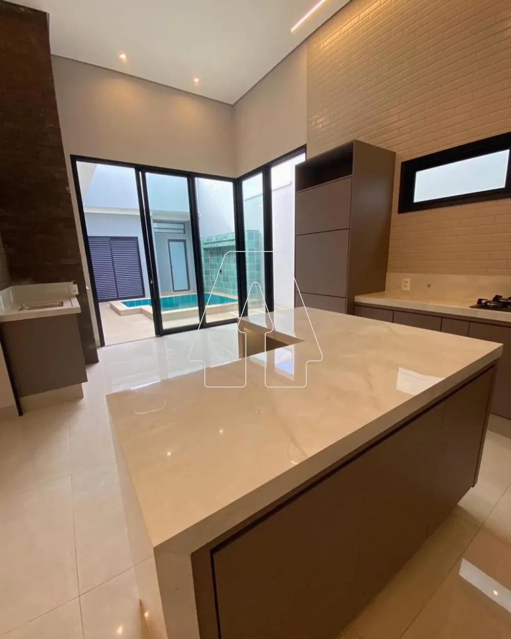 Comprar Casa / Condom&iacute;nio em Ara&ccedil;atuba R$ 890.000,00 - Foto 3