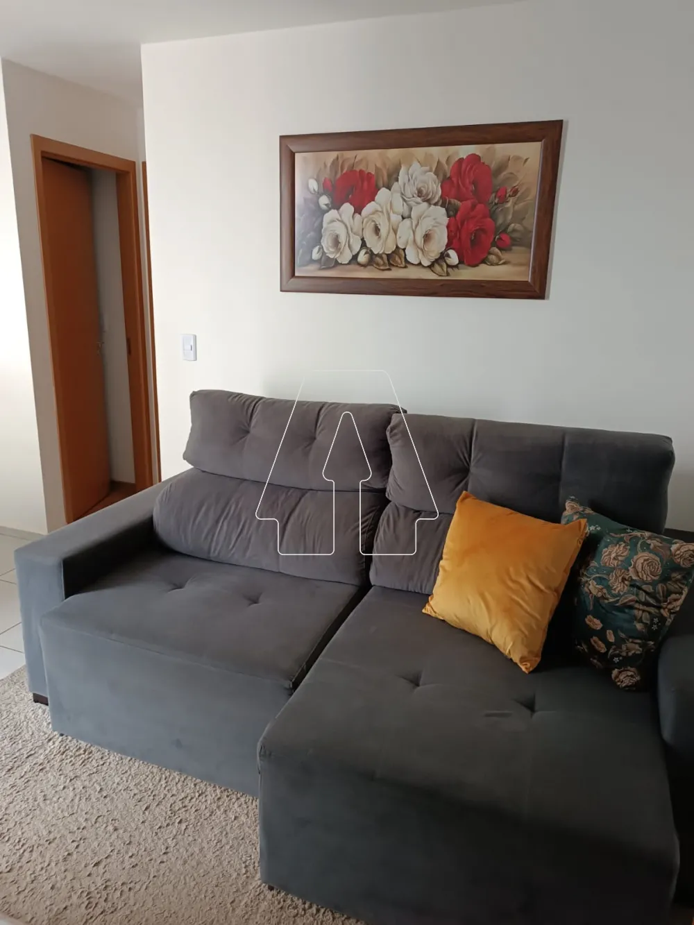 Comprar Apartamento / Padr&atilde;o em Ara&ccedil;atuba R$ 150.000,00 - Foto 1