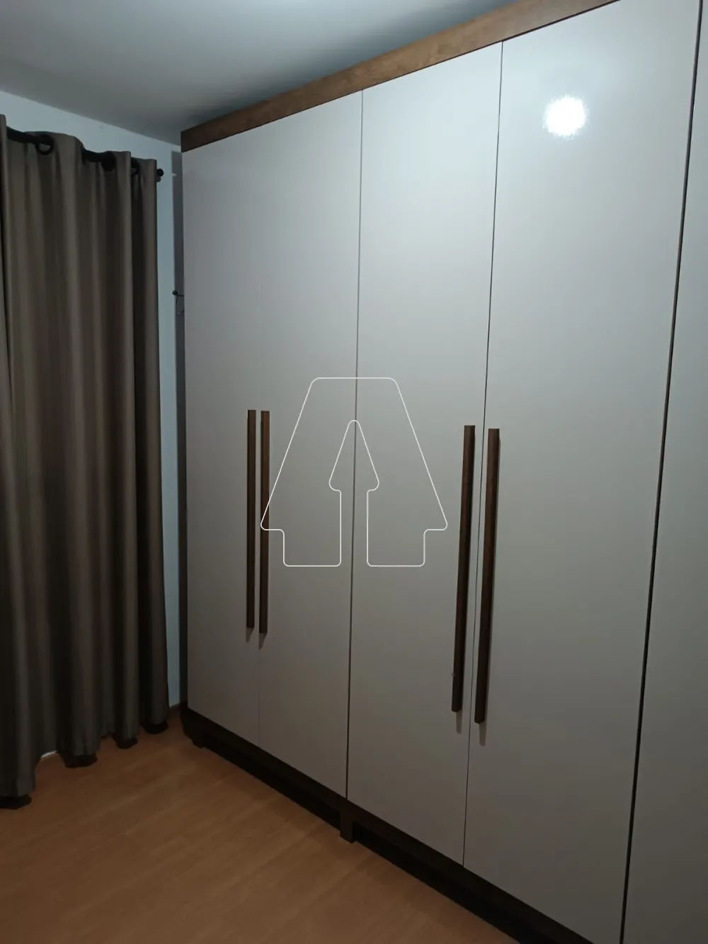 Comprar Apartamento / Padr&atilde;o em Ara&ccedil;atuba R$ 150.000,00 - Foto 3
