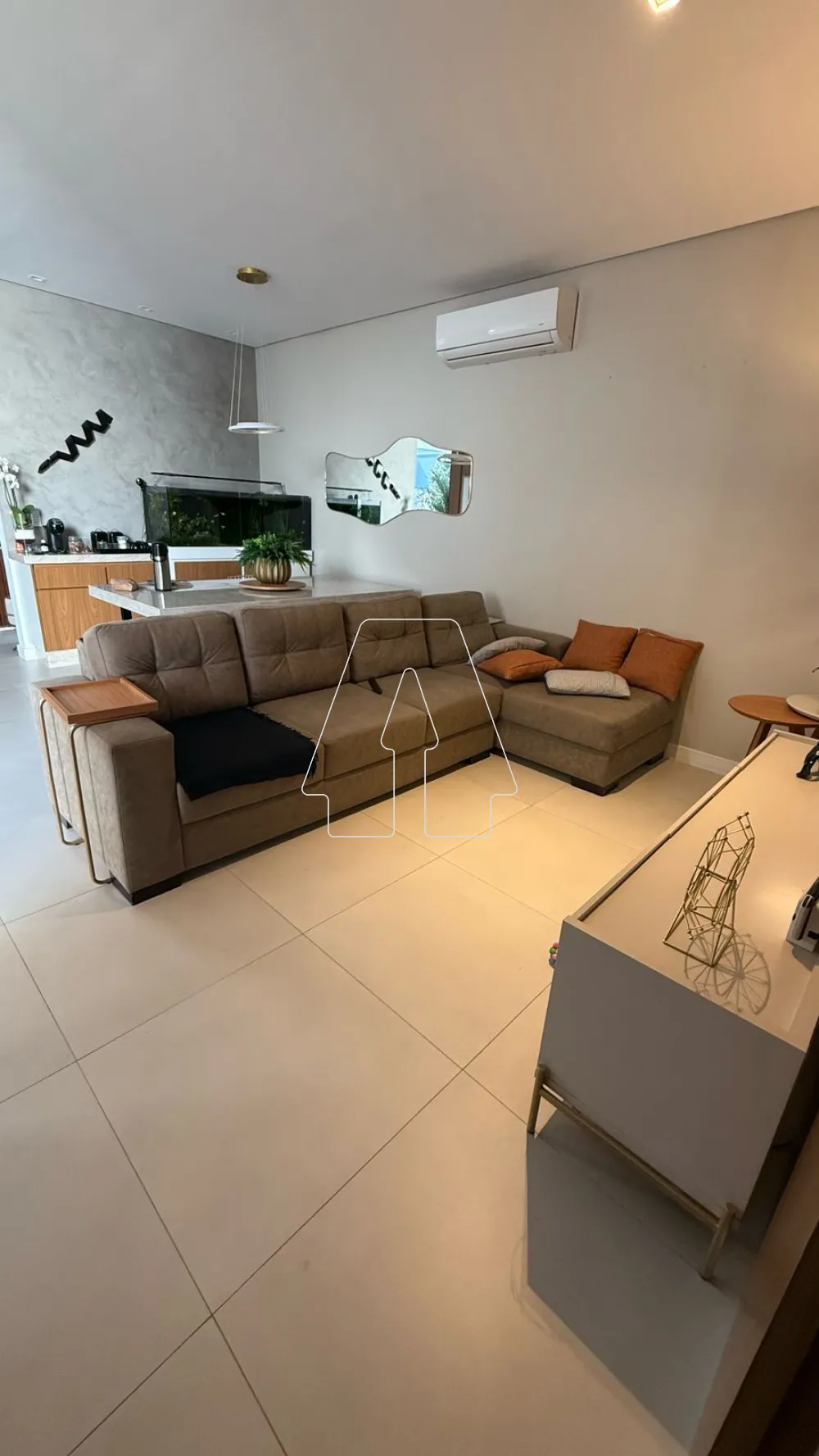 Comprar Casa / Condom&iacute;nio em Ara&ccedil;atuba R$ 890.000,00 - Foto 2