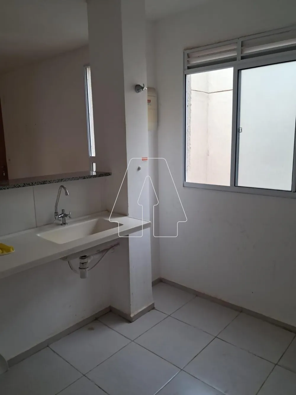 Comprar Apartamento / Padr&atilde;o em Ara&ccedil;atuba R$ 135.000,00 - Foto 3