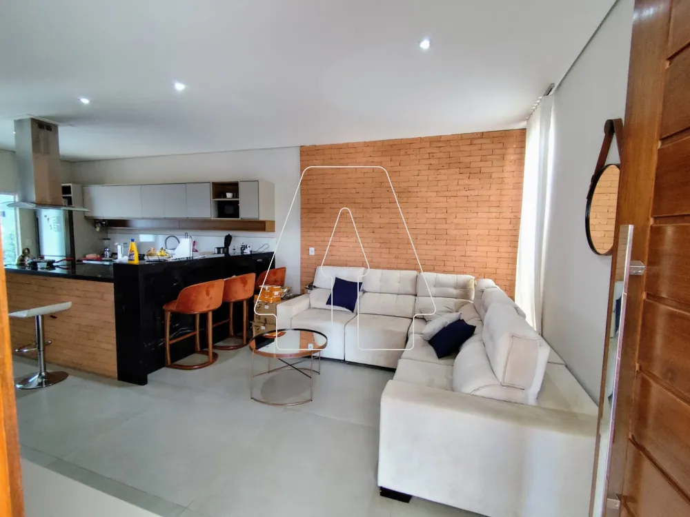 Comprar Casa / Condom&iacute;nio em Ara&ccedil;atuba R$ 800.000,00 - Foto 2
