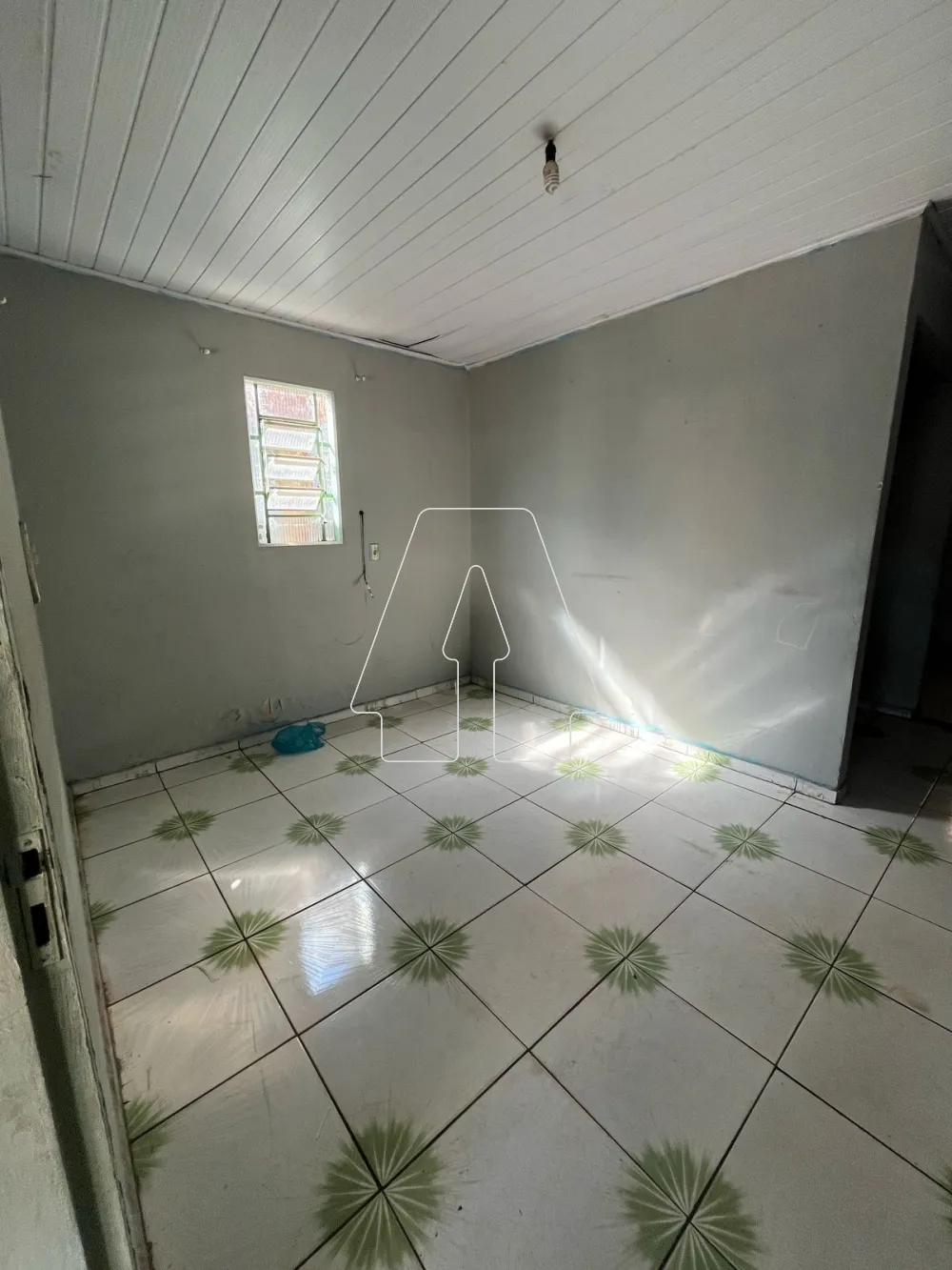 Comprar Casa / Residencial em Ara&ccedil;atuba R$ 135.000,00 - Foto 2