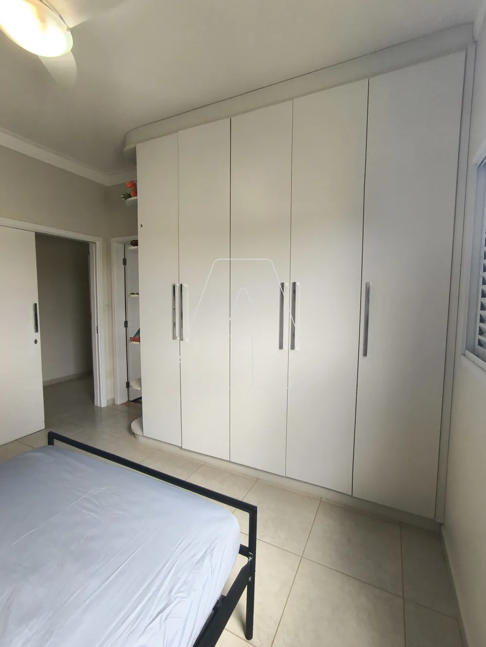 Comprar Casa / Condom&iacute;nio em Ara&ccedil;atuba R$ 1.600.000,00 - Foto 12
