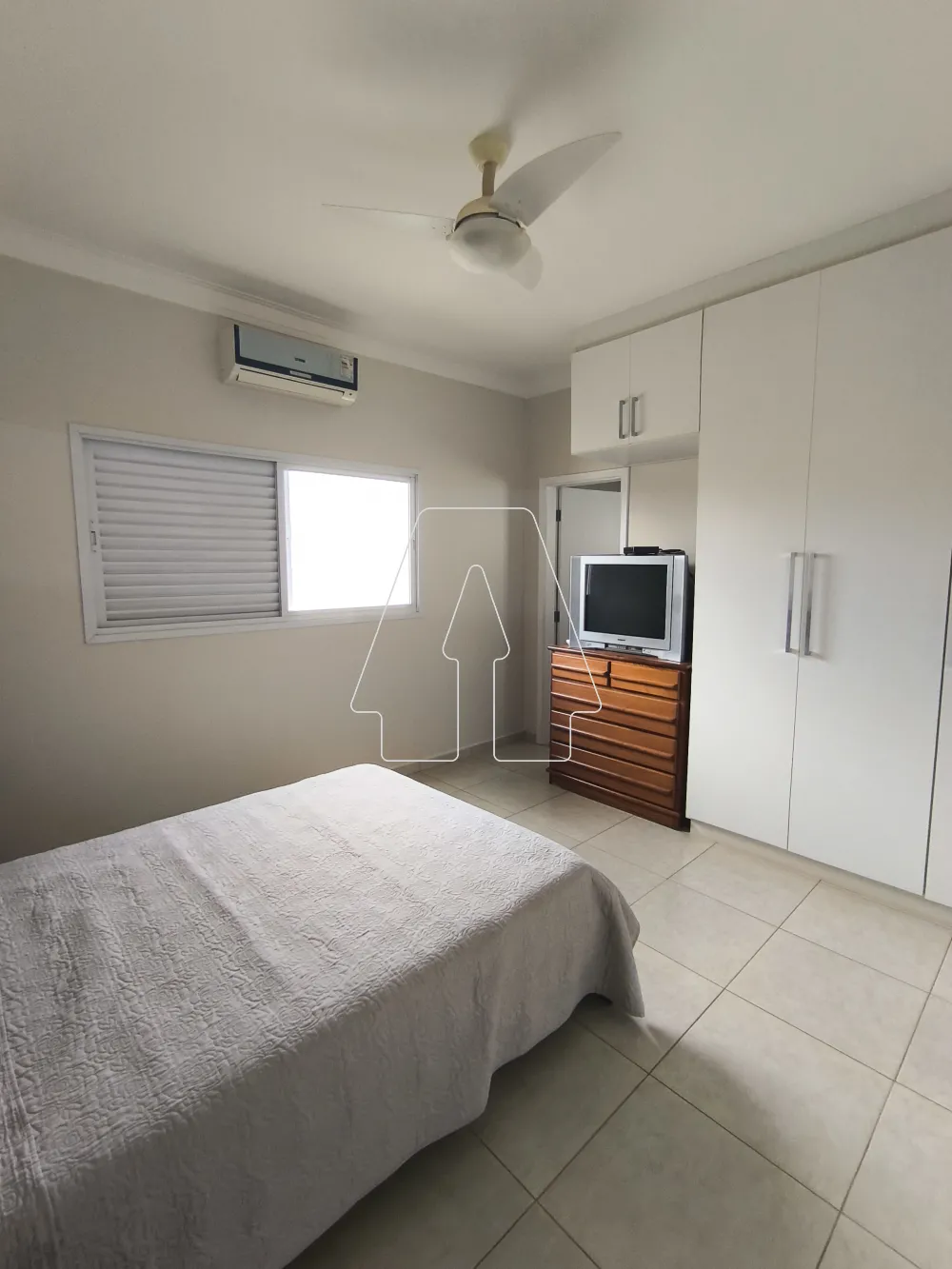Comprar Casa / Condom&iacute;nio em Ara&ccedil;atuba R$ 1.600.000,00 - Foto 15