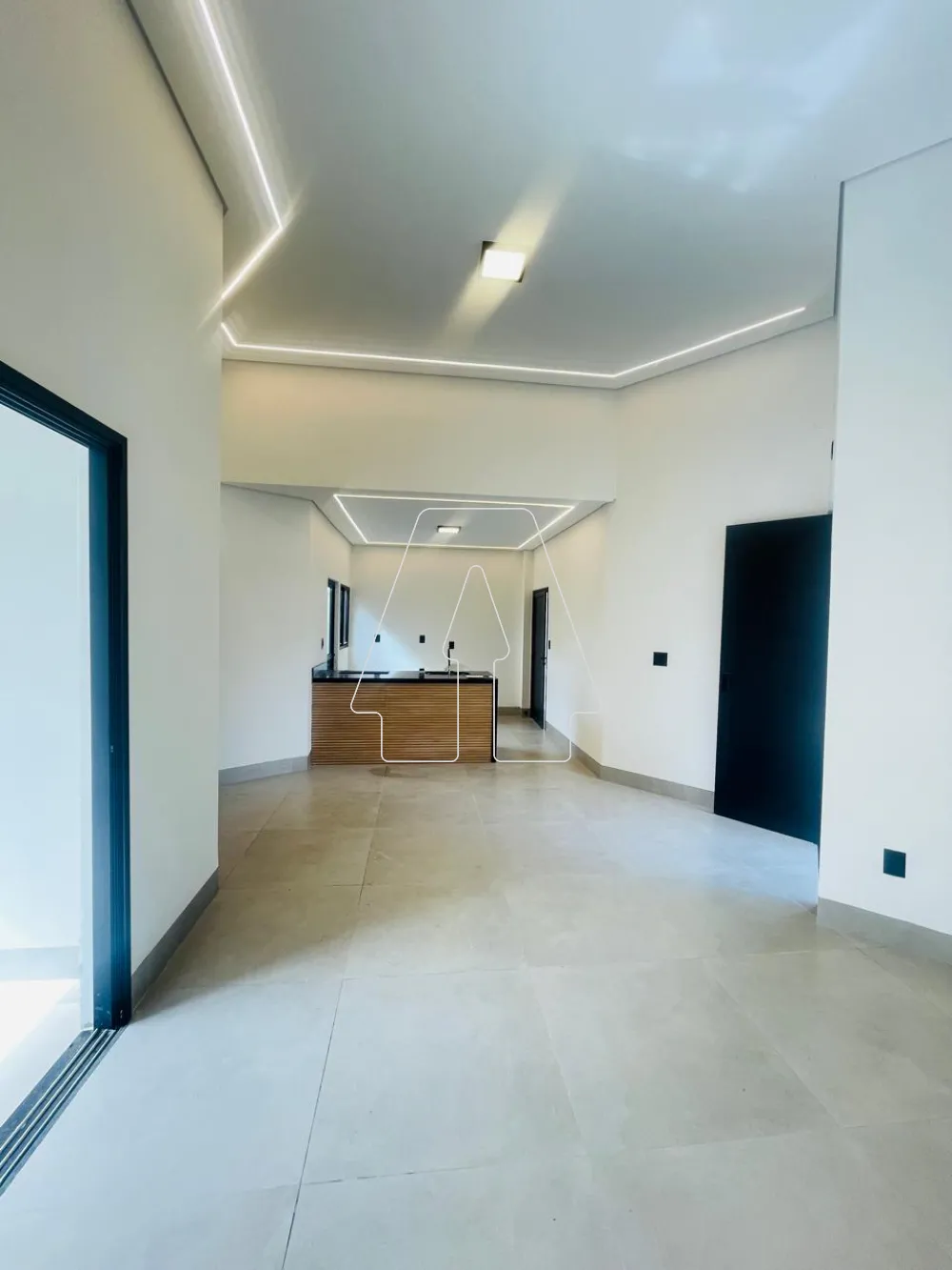 Comprar Casa / Condom&iacute;nio em Ara&ccedil;atuba R$ 750.000,00 - Foto 1