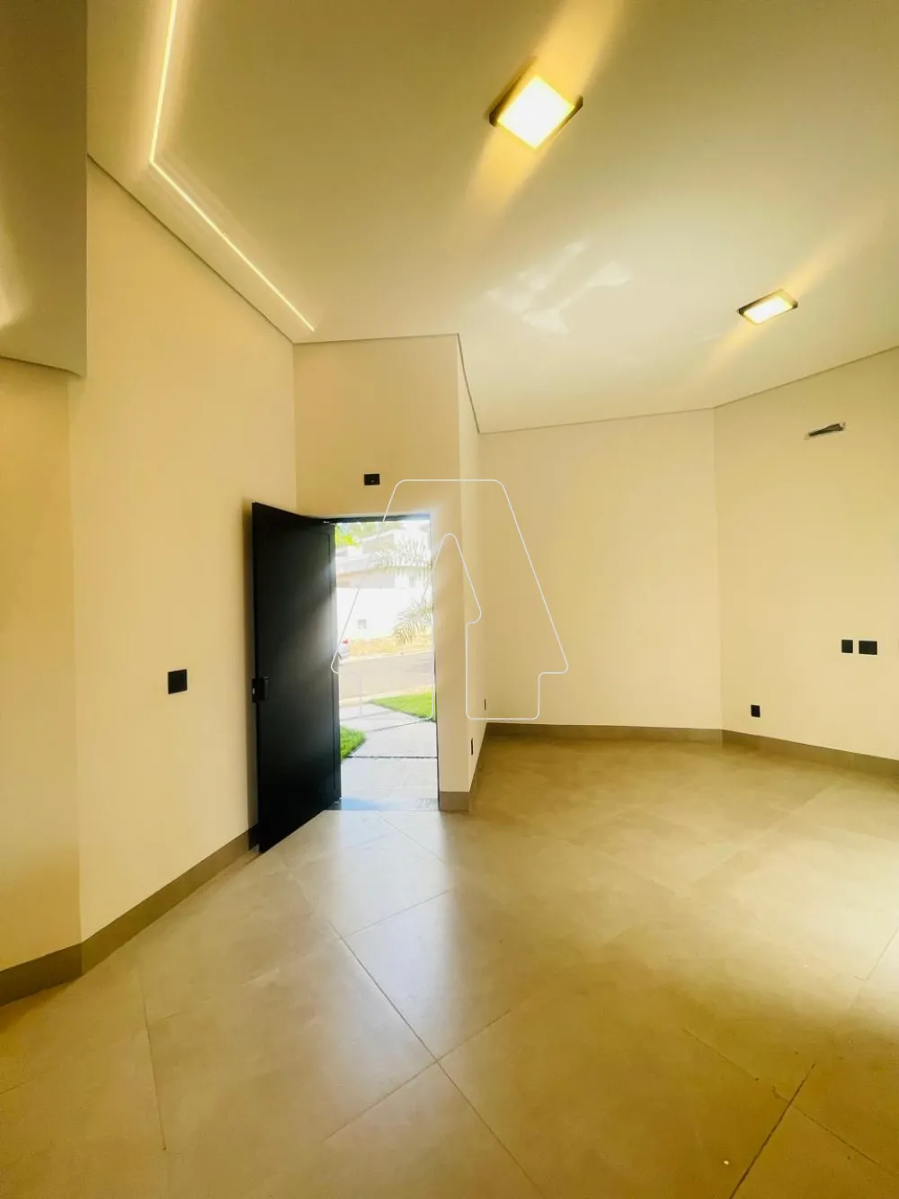 Comprar Casa / Condom&iacute;nio em Ara&ccedil;atuba R$ 690.000,00 - Foto 5