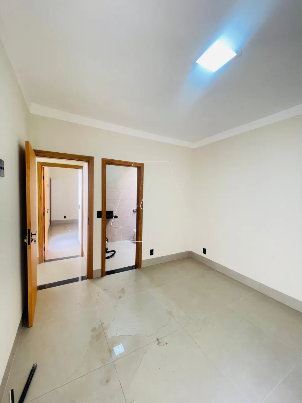 Comprar Casa / Condom&iacute;nio em Ara&ccedil;atuba R$ 690.000,00 - Foto 2