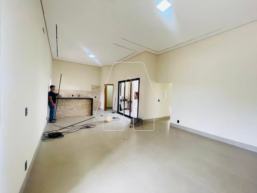 Comprar Casa / Condom&iacute;nio em Ara&ccedil;atuba R$ 690.000,00 - Foto 5