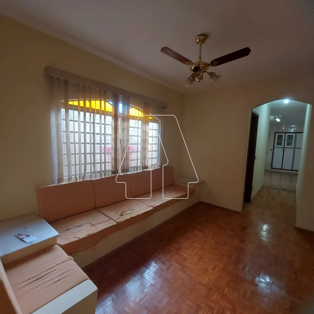 Alugar Casa / Residencial em Ara&ccedil;atuba R$ 1.700,00 - Foto 3