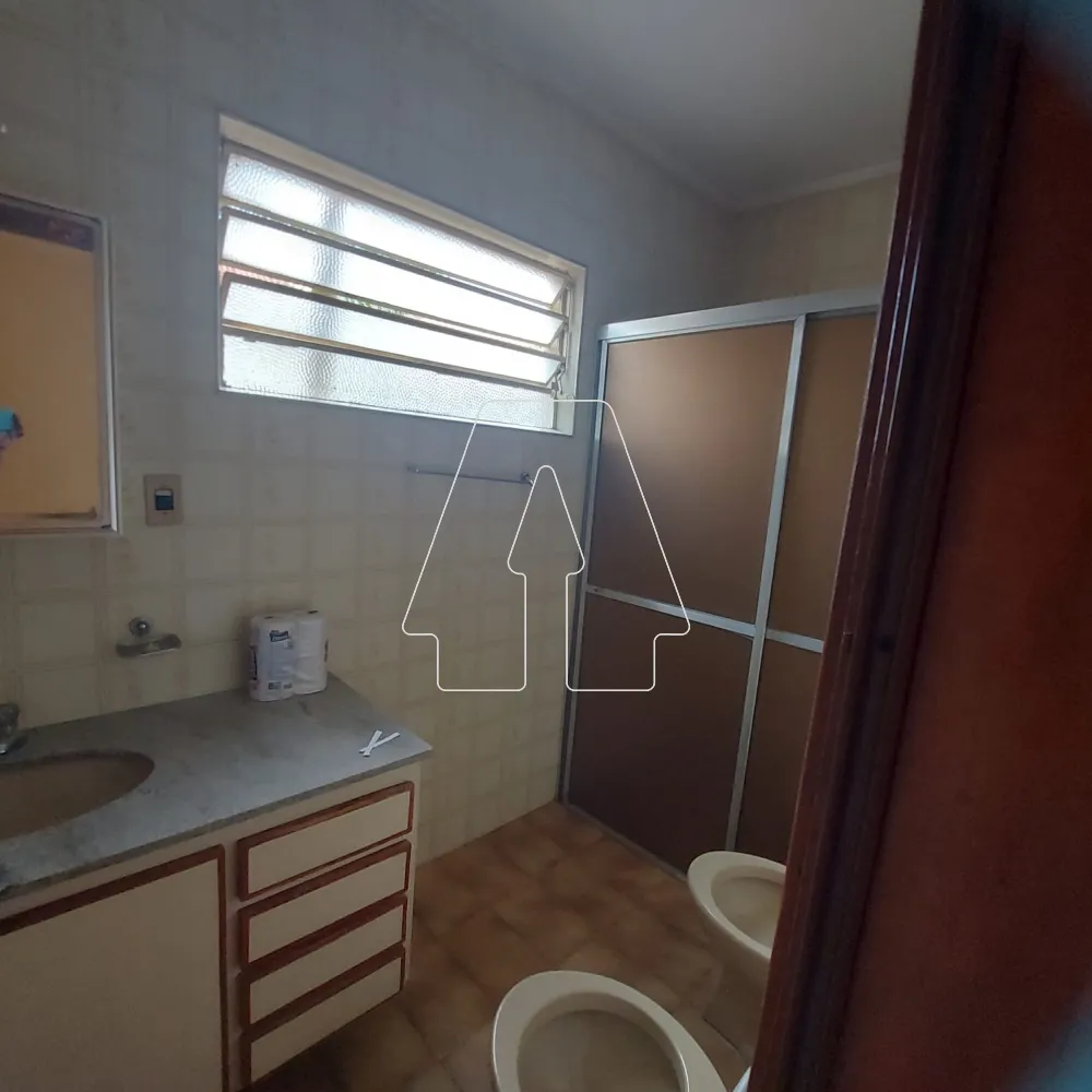 Alugar Casa / Residencial em Ara&ccedil;atuba R$ 1.700,00 - Foto 10