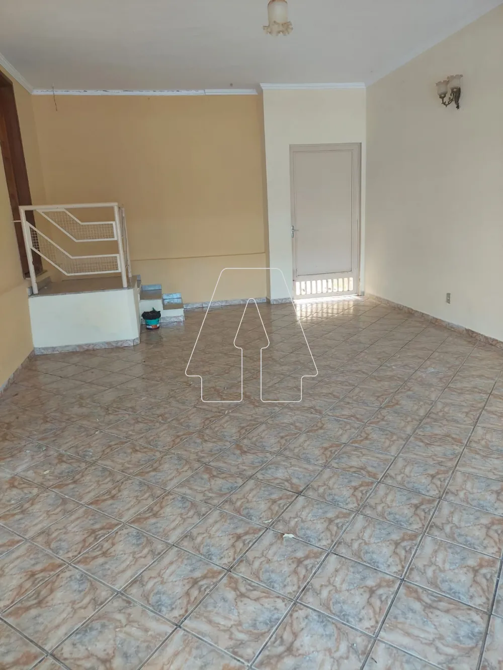 Alugar Casa / Residencial em Ara&ccedil;atuba R$ 1.700,00 - Foto 18