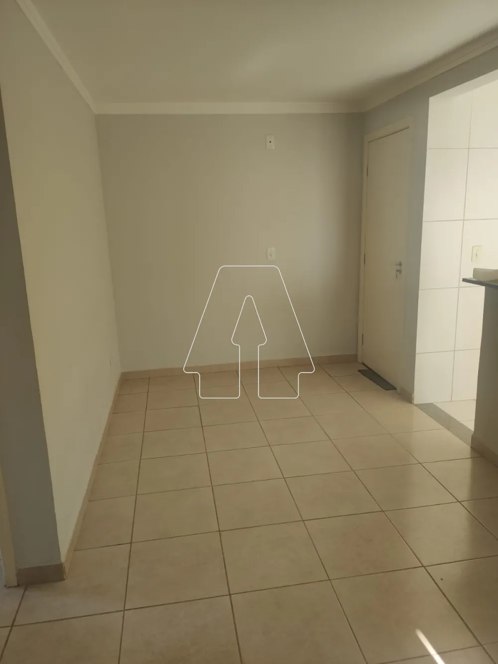 Comprar Apartamento / Padr&atilde;o em Ara&ccedil;atuba R$ 160.000,00 - Foto 2