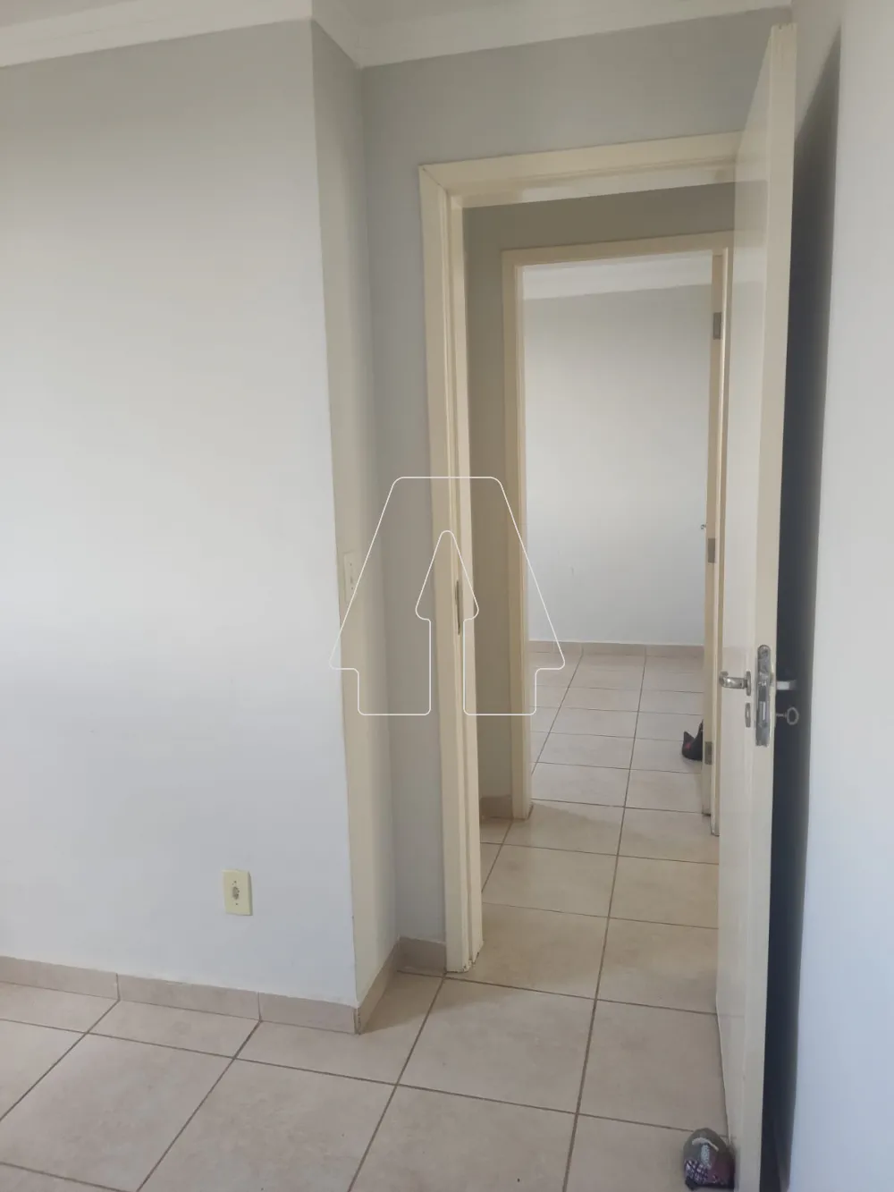 Comprar Apartamento / Padr&atilde;o em Ara&ccedil;atuba R$ 160.000,00 - Foto 11