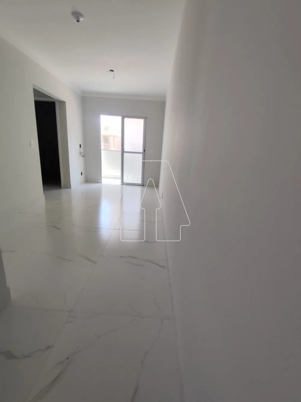 Comprar Apartamento / Padr&atilde;o em Ara&ccedil;atuba R$ 155.000,00 - Foto 4