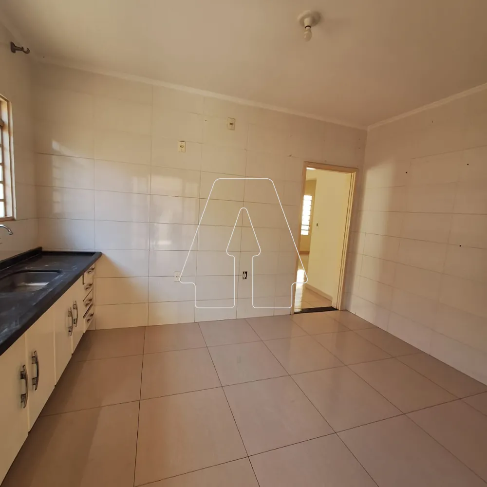 Comprar Casa / Residencial em Ara&ccedil;atuba R$ 400.000,00 - Foto 3
