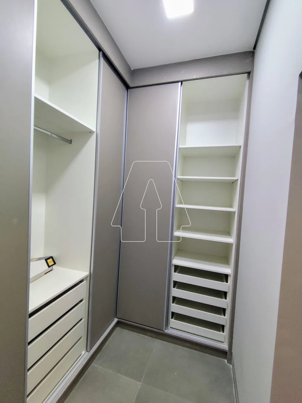 Comprar Casa / Condom&iacute;nio em Ara&ccedil;atuba R$ 1.550.000,00 - Foto 11