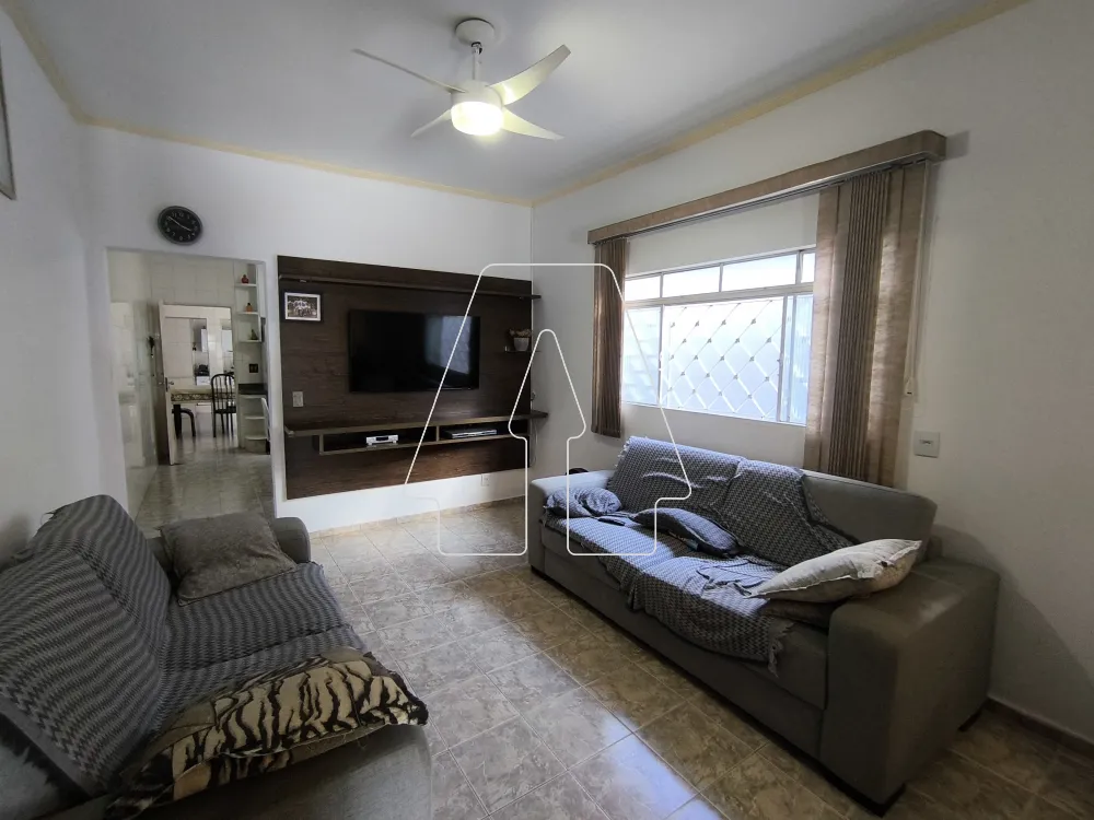 Comprar Casa / Residencial em Ara&ccedil;atuba R$ 550.000,00 - Foto 4