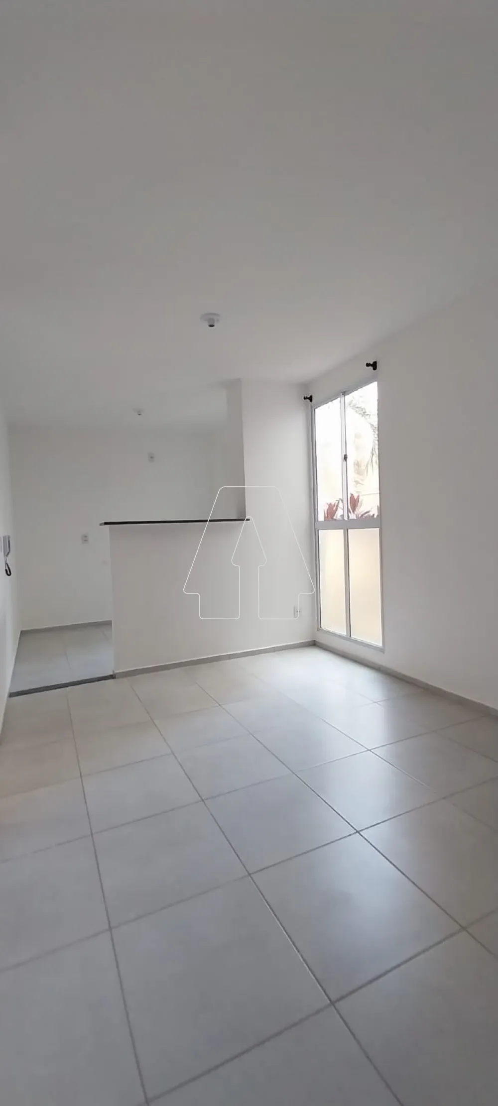 Comprar Apartamento / Padr&atilde;o em Ara&ccedil;atuba R$ 140.000,00 - Foto 1