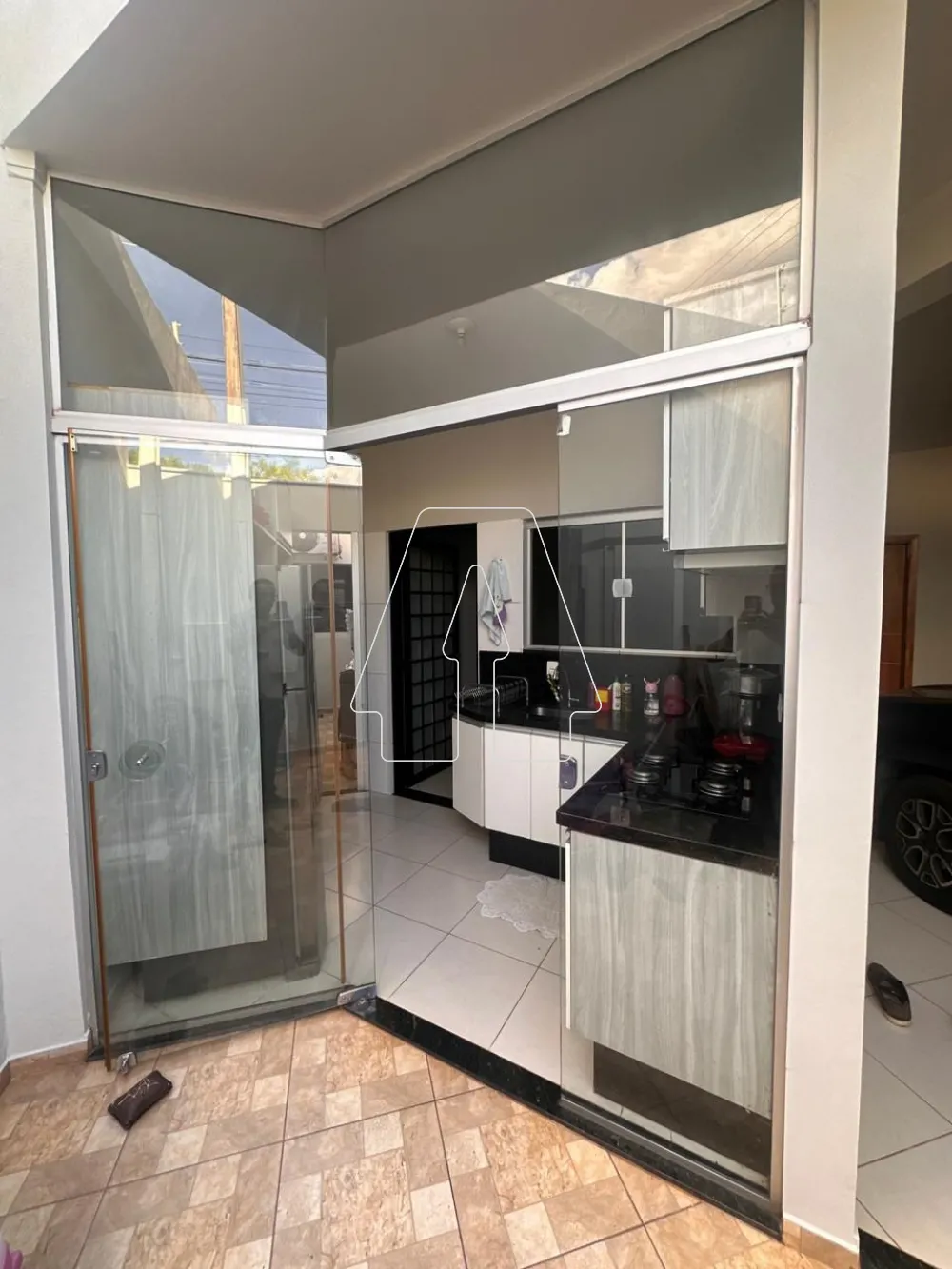 Comprar Casa / Residencial em Ara&ccedil;atuba R$ 450.000,00 - Foto 4