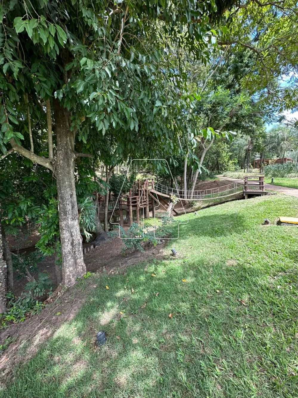 Comprar Terreno / Condom&iacute;nio em Ara&ccedil;atuba R$ 295.000,00 - Foto 5