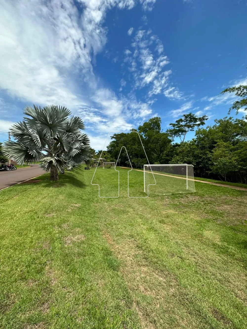 Comprar Terreno / Condom&iacute;nio em Ara&ccedil;atuba R$ 295.000,00 - Foto 6