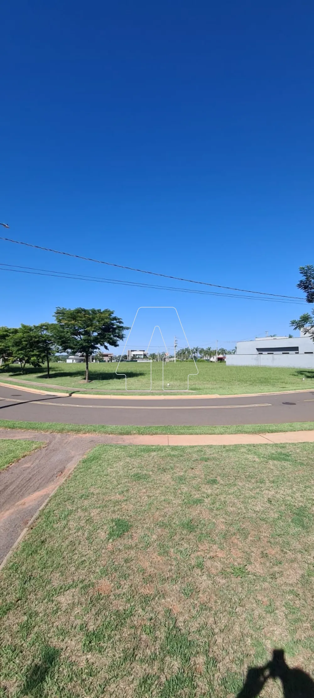 Comprar Terreno / Padr&atilde;o em Ara&ccedil;atuba R$ 500.000,00 - Foto 2