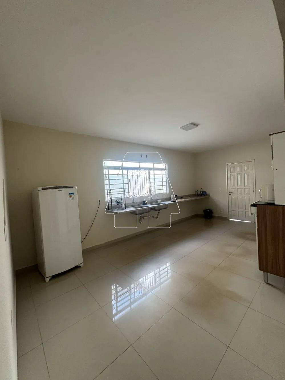 Comprar Comercial / Casa em Ara&ccedil;atuba R$ 850.000,00 - Foto 6
