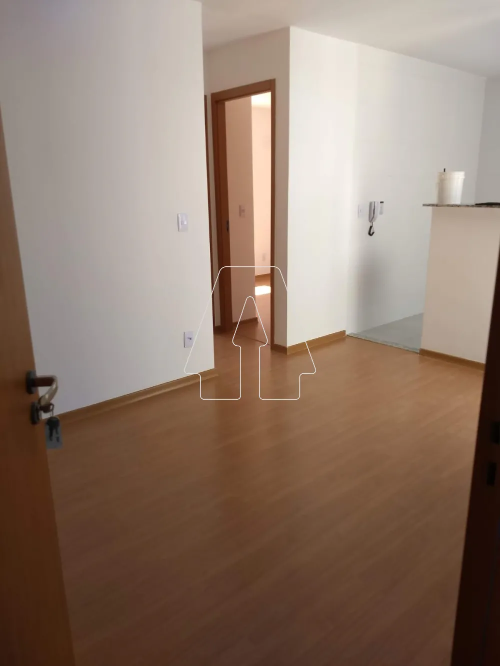 Comprar Apartamento / Padr&atilde;o em Ara&ccedil;atuba R$ 160.000,00 - Foto 2