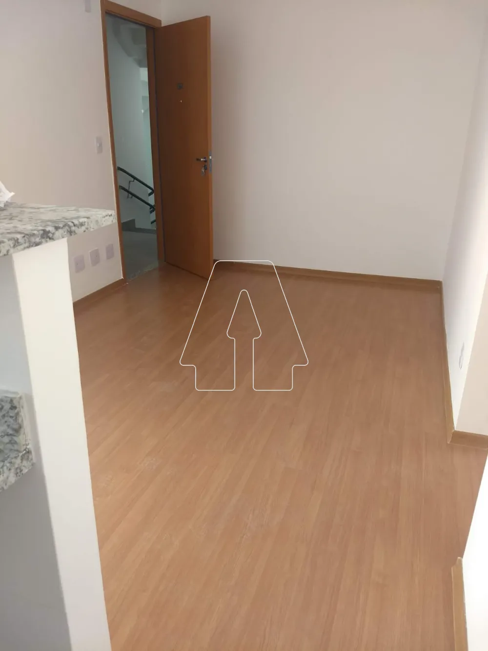 Comprar Apartamento / Padr&atilde;o em Ara&ccedil;atuba R$ 160.000,00 - Foto 4