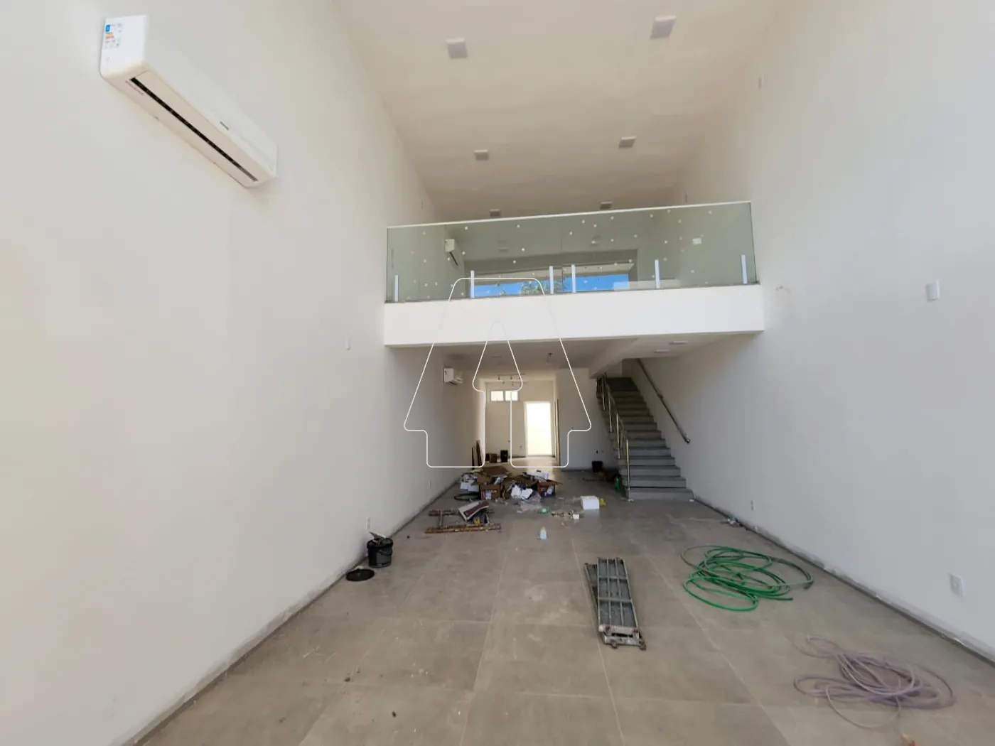 Alugar Comercial / Loja em Ara&ccedil;atuba R$ 3.800,00 - Foto 3