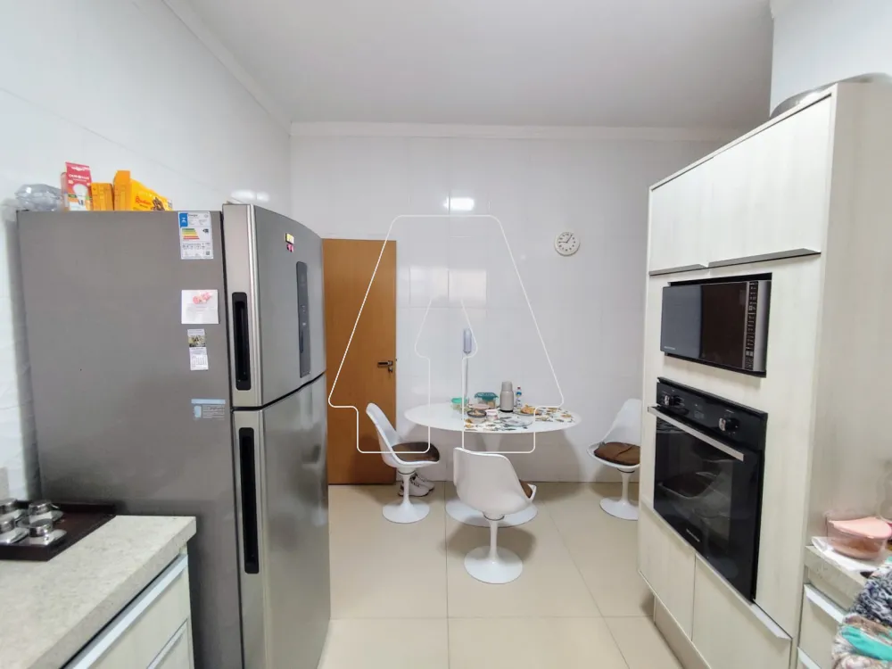 Comprar Casa / Condom&iacute;nio em Ara&ccedil;atuba R$ 1.450.000,00 - Foto 6