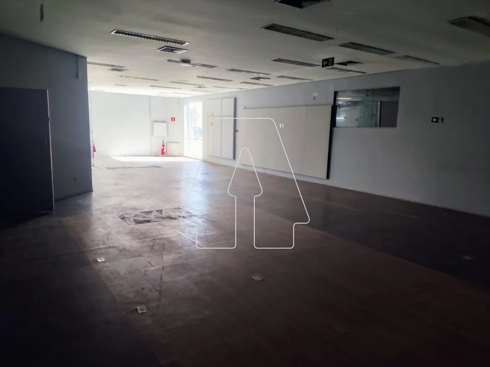 Alugar Comercial / Sal&atilde;o em Ara&ccedil;atuba R$ 12.000,00 - Foto 2