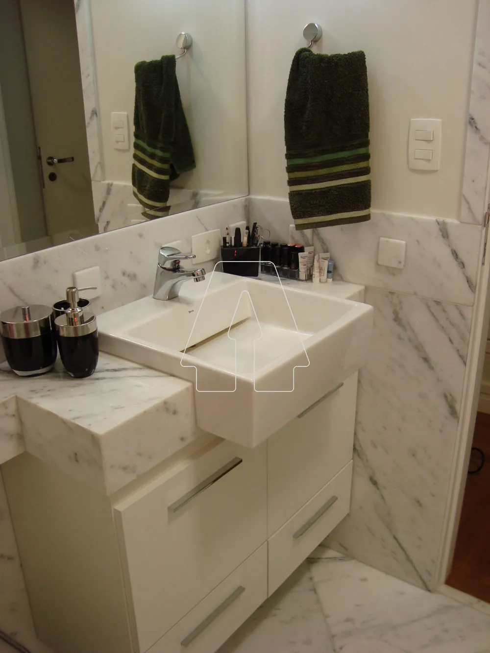Comprar Apartamento / Padr&atilde;o em Ara&ccedil;atuba R$ 1.100.000,00 - Foto 6