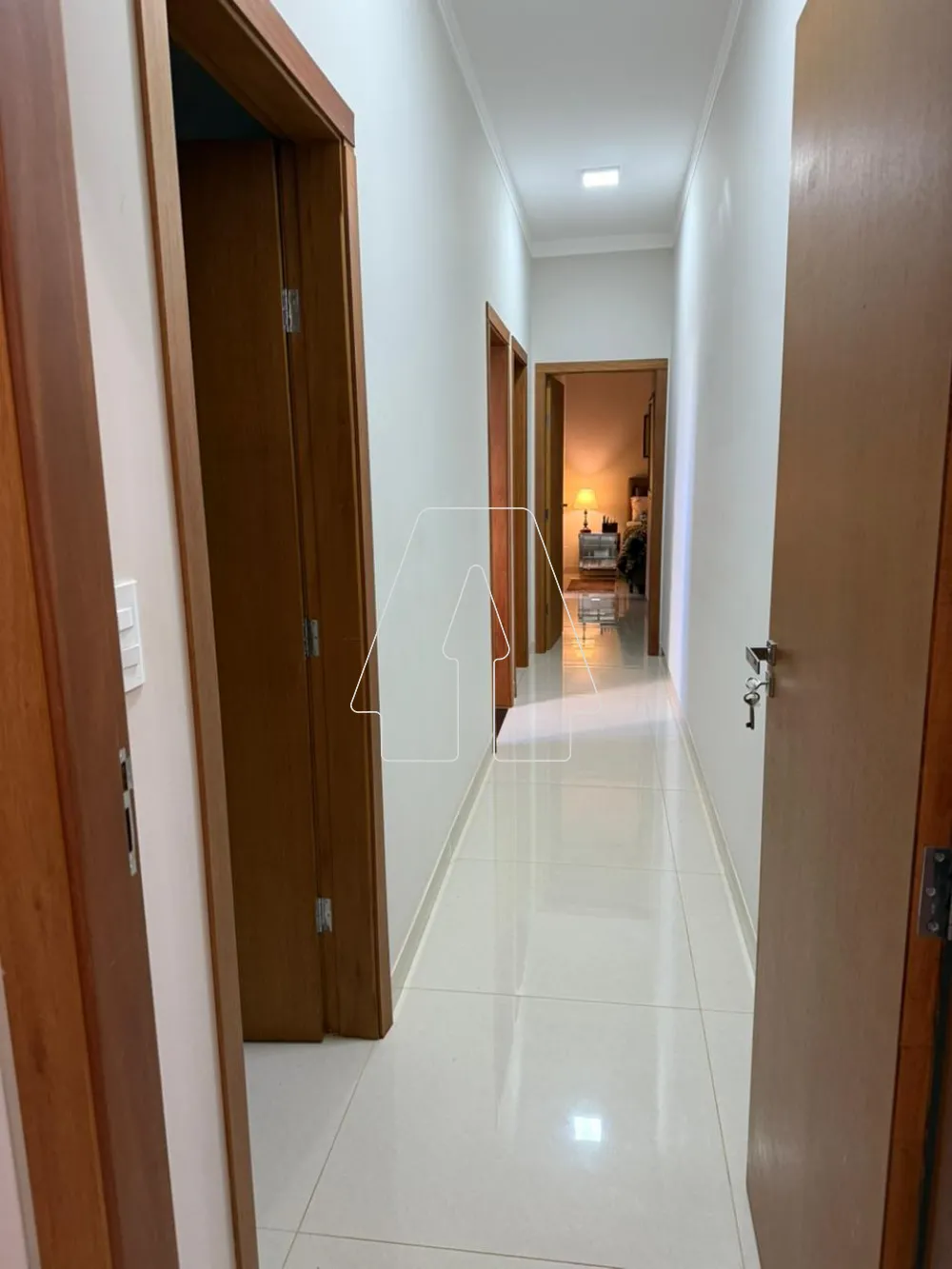 Comprar Casa / Condom&iacute;nio em Ara&ccedil;atuba R$ 750.000,00 - Foto 7