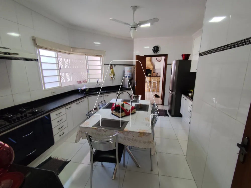 Comprar Casa / Residencial em Ara&ccedil;atuba R$ 600.000,00 - Foto 5
