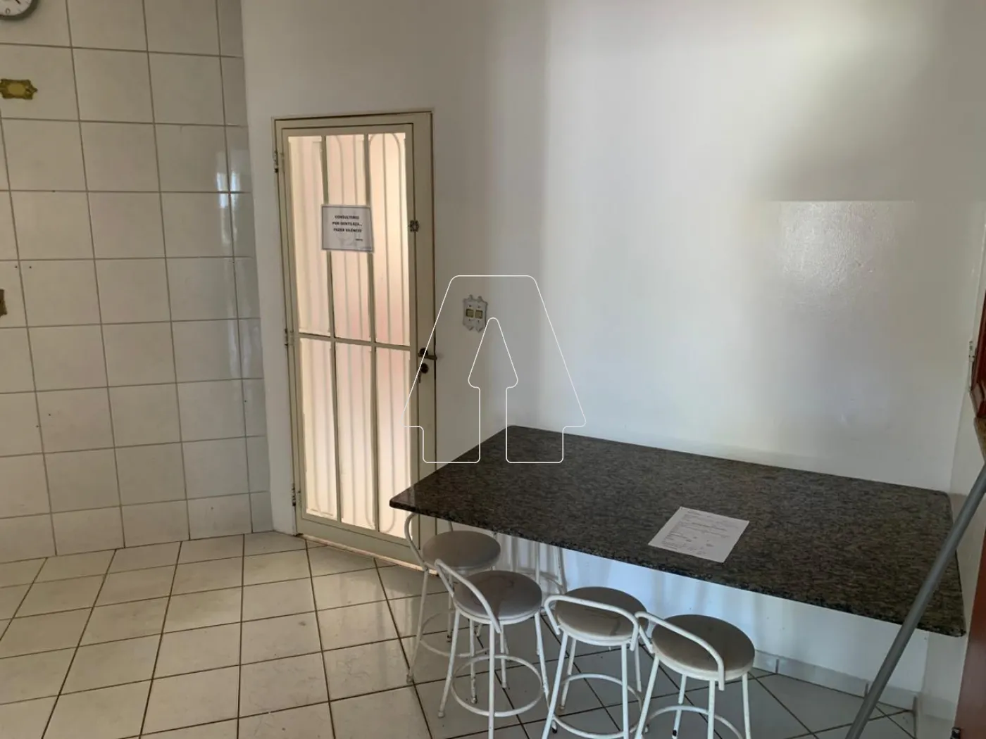 Alugar Comercial / Casa em Ara&ccedil;atuba R$ 12.000,00 - Foto 5