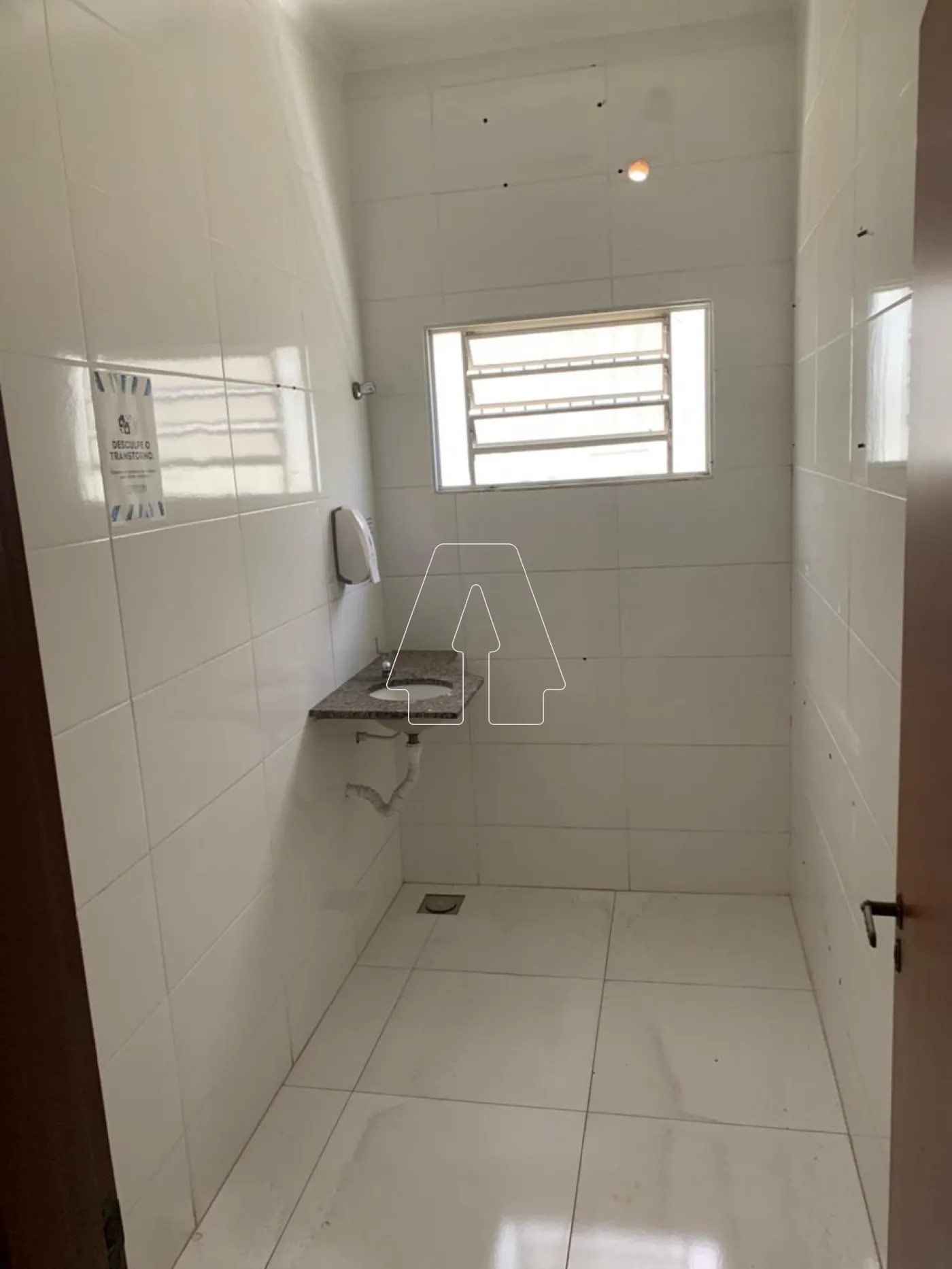 Alugar Comercial / Casa em Ara&ccedil;atuba R$ 12.000,00 - Foto 12