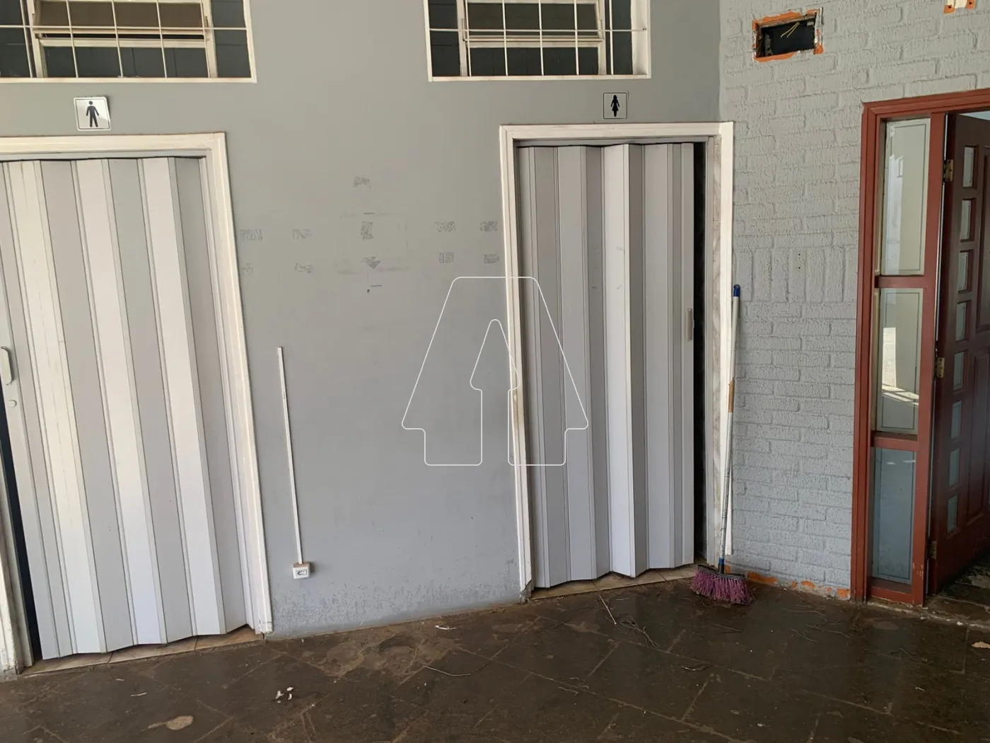 Alugar Comercial / Casa em Ara&ccedil;atuba R$ 12.000,00 - Foto 19