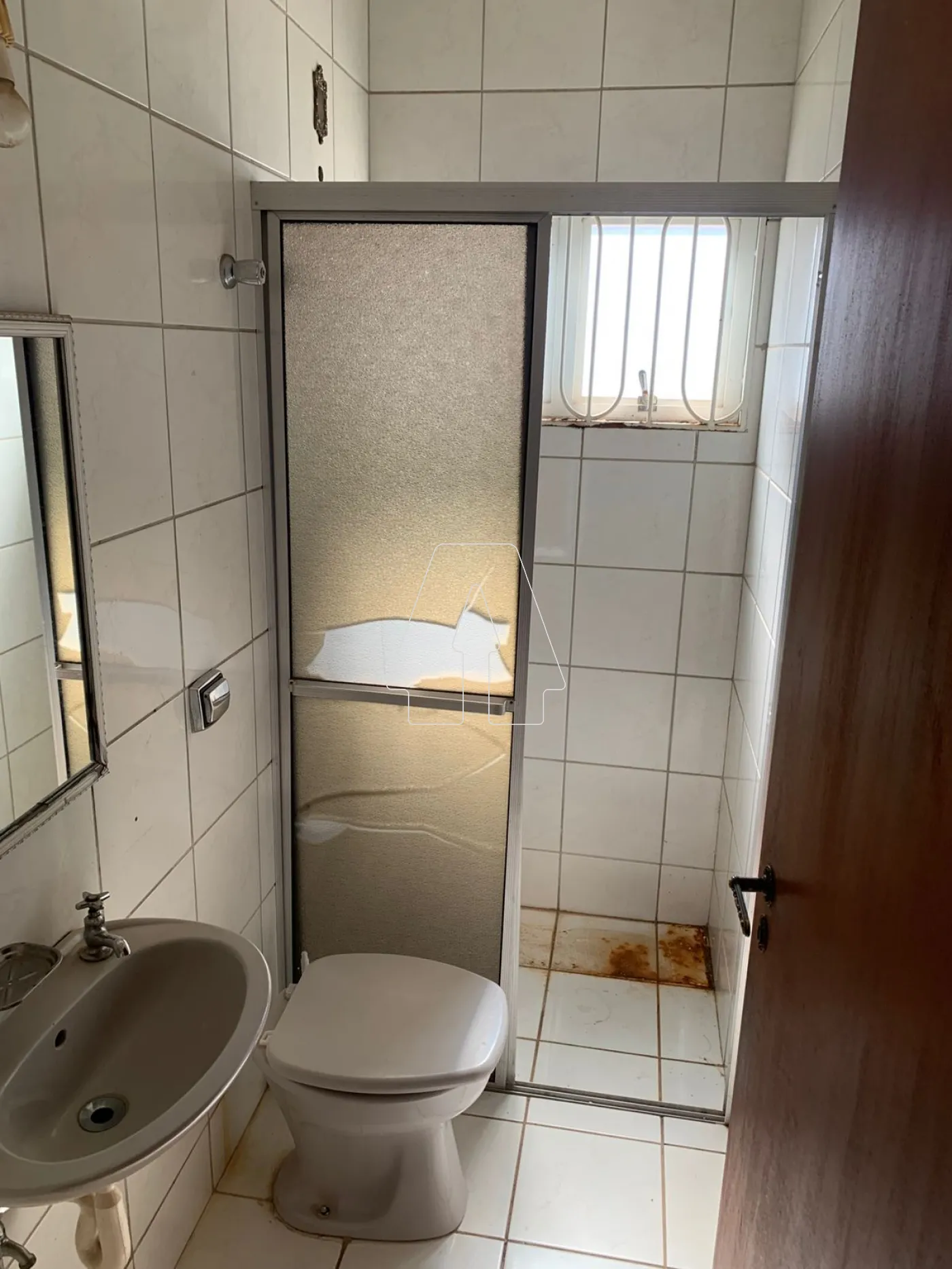 Alugar Comercial / Casa em Ara&ccedil;atuba R$ 12.000,00 - Foto 17